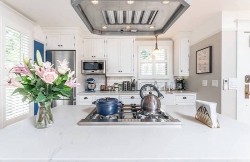 Uptown Apartment | The Sonya: Luxury Flat- Just Steps from NW 23rd!