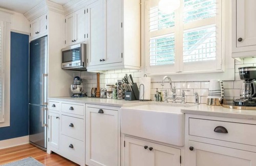 Uptown Apartment | The Sonya: Luxury Flat- Just Steps from NW 23rd!