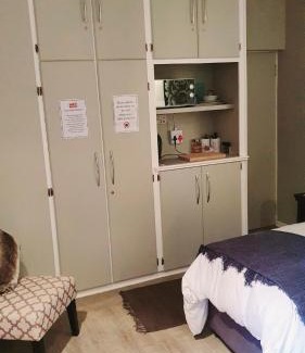 Harrismith Apartment | THE SPARE BEDROOM Unit 1