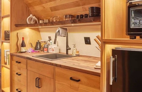 Occidental Apartment | .: The Spectacular Spyglass Treehouse :.