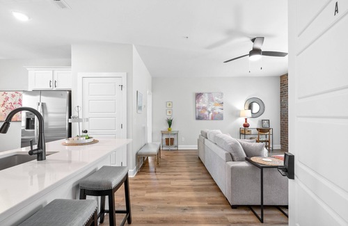 Clarksville Apartment | The Spot 281 Liberty Pkwy
