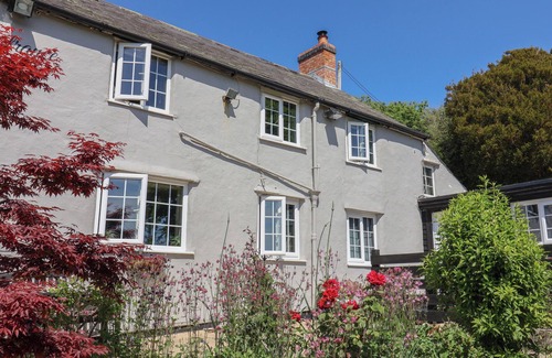 Askerswell Cottage | THE SPYWAY INN, romantic, with a garden in Bridport