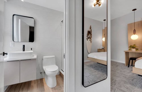 Asbury Park Hotel | The St. Laurent: Deluxe Queen - Sleeps 2