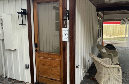 Folsom Apartment | The Stables at Giddy Up Folsom Western Room B