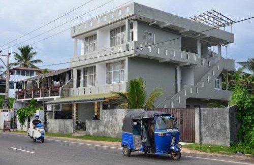 Midigama East Hotel | The Stables Oceanfront Hotel Midigama