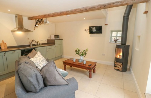 Honley Cottage | THE STABLES, pet friendly, character holiday cottage in Honley