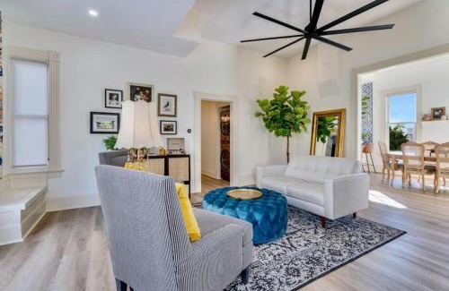 Golden Hill House | The Stanton Residence - Chic and Cozy Classic near Downtown