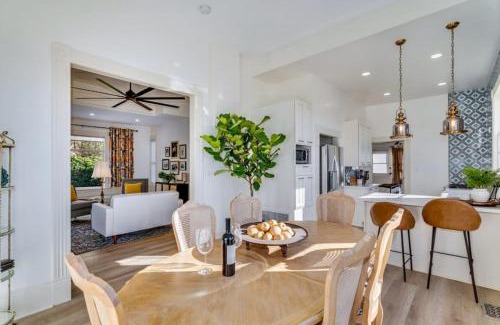 Golden Hill House | The Stanton Residence - Chic and Cozy Classic near Downtown