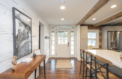 Mount Juliet House | The Stapleton: 4 Bed/3 Bath Log Cabin on 1.5 Acres