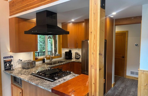 Hemlock Valley Ski Chalet | The Starry Chalet