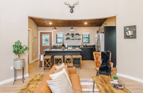 Primrose Apartment | The Still by The Hideaways