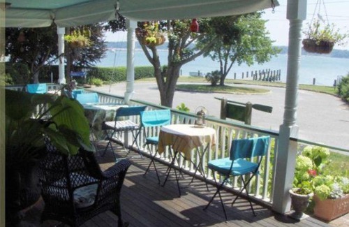 Greenport Bed & Breakfast | The Stirling House Waterfront Inn Greenport
