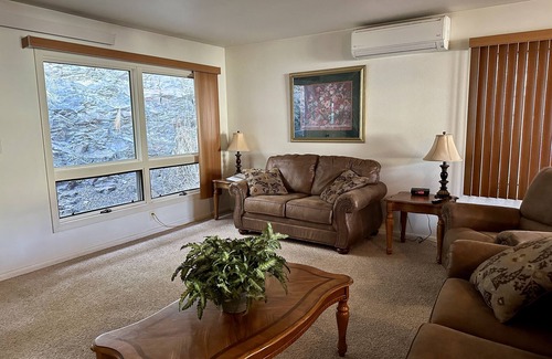 Hill City House | The Stony Ridge is a 3 bedroom/2 bath home located in the town of Hill City!