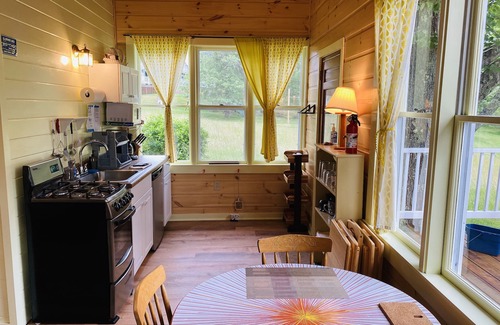 Lamoine Cottage | "The Studio" Sea Cottage, Perfect for Couples, Peaceful yet 16 miles to Acadia