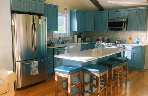 Snug Harbor Cottage | The Succotash Sanctuary - 0.75 Miles to East Matunuck State Beach