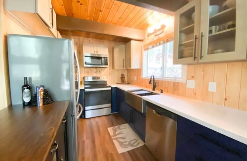 Dorrington House | The Sugar Pine Chalet
