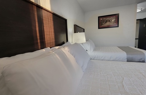 Minot Hotel | The Suite Inn
