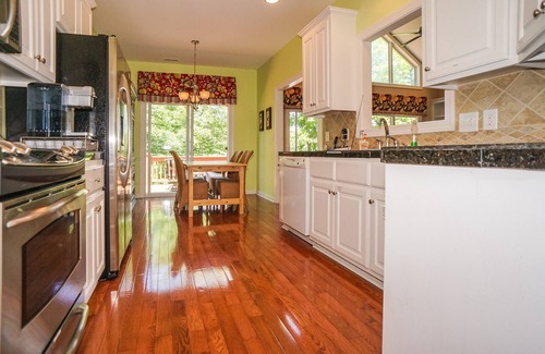 Littleton House | The Summer Shade Inn - Lake Gaston Paddle Boards, Kayaks Included