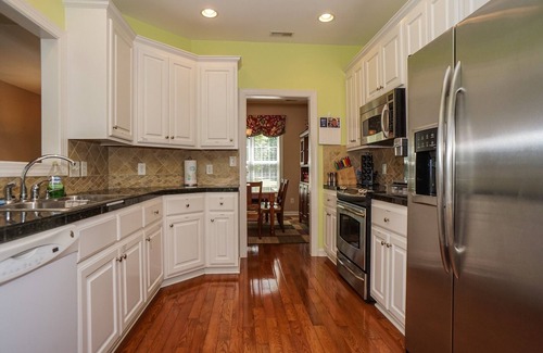 Littleton House | The Summer Shade Inn - Lake Gaston Paddle Boards, Kayaks Included