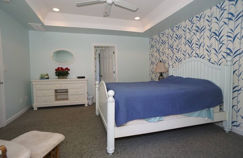 Littleton House | The Summer Shade Inn - Lake Gaston Paddle Boards, Kayaks Included