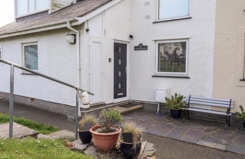 Y Felinheli House | The Summerhouse