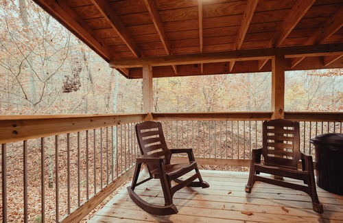 South Bloomingville Cabin | The Summit - Escape to The Summit Cabin in Hocking Hills, OH. Cozy, pet-friendly retreat with hot tub, fire pit, and scenic views, minutes from hiking, waterfalls, and more!