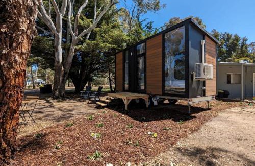 Dadswells Bridge House | The Summit View by Tiny Away