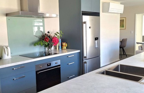 Wanaka House | The Sun Catcher three bedroom home perfect for families