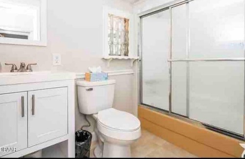 Daytona Beach Cottage | The Sun Kissed Cottage (minutes from the beach!)