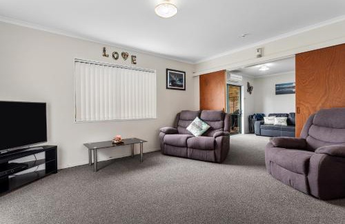 Ohope House | The Sun Trap - Ohope Beach Holiday Home