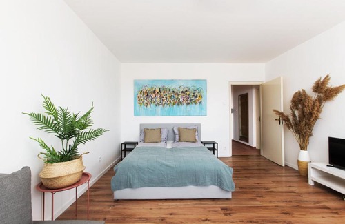 Ujlipotvaros Apartment | The Sunlight Studio