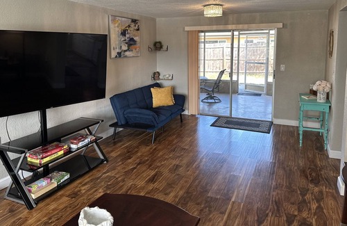 Forest Hills East House | The sunny hideaway
