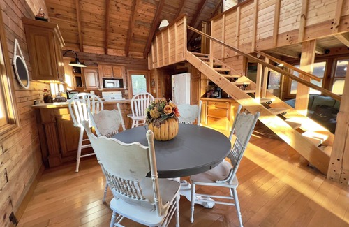 Lampe Cabin | The Sunrise Cabin