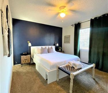 Northeast El Paso House | The Sunset Casa Chuco Pool Near Downton