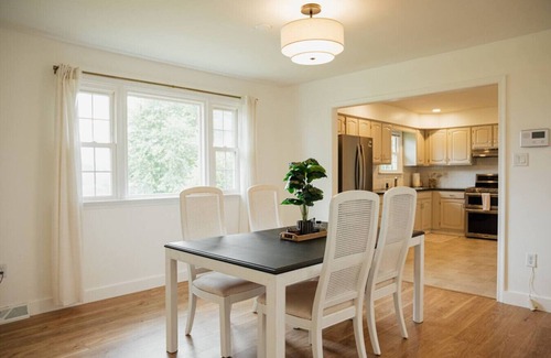 Parkesburg House | The Sunsets Overlook