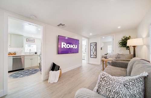 Los Cerritos House | The Sunshine Farmhouse in Old Roseville!