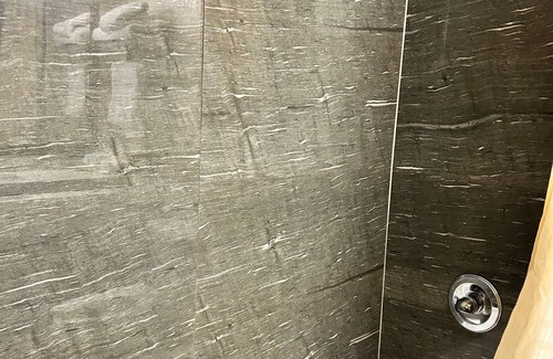 Caldwell Hotel | The Surrey Inn