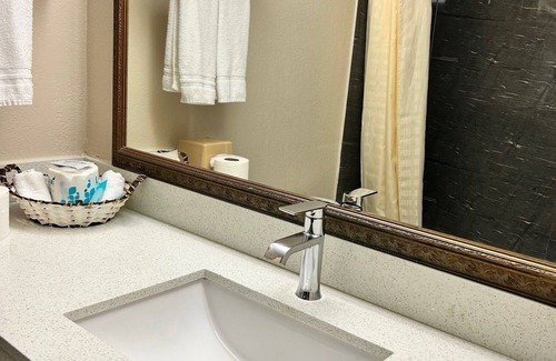 Caldwell Hotel | The Surrey Inn