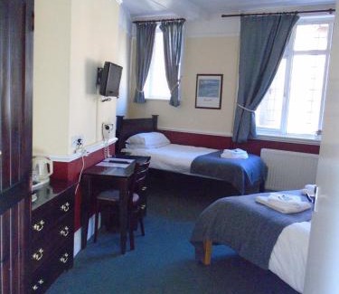 London Borough of Hounslow Hotel | The Swan Inn Pub