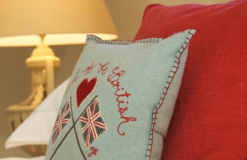 Swinbrook Hotel | The Swan Inn Swinbrook