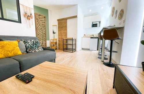 Secteur 2 Apartment | The sweet "Céladon" EC