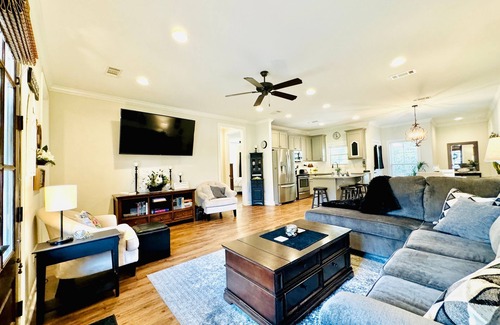 Oxford House | The Sweet Magnolia Discount for S. Carolina game!