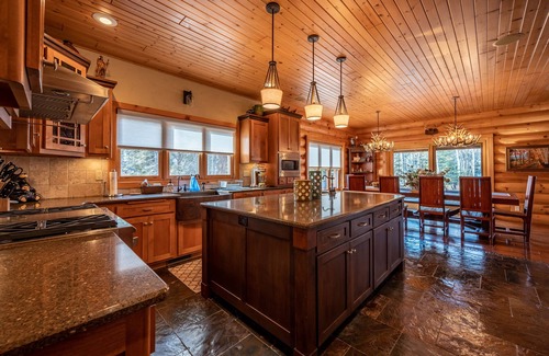 Sturgeon Bay House | The Sweet Retreat on Clark Lake