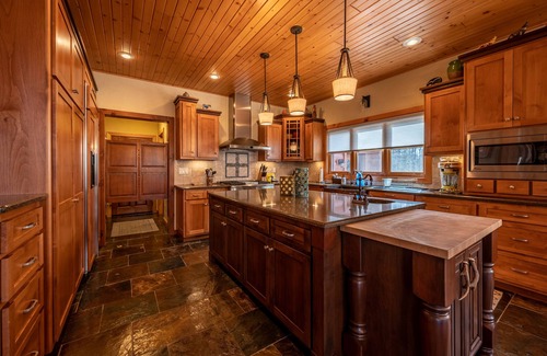 Sturgeon Bay House | The Sweet Retreat on Clark Lake