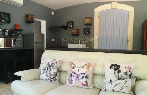 Vallabregues Apartment | The Sweetness of Aller - Bastide des Sources