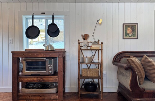 Bridport Cabin | The Tacklebox on Lake Champlain, Sauna & Hot Tub, near Middlebury