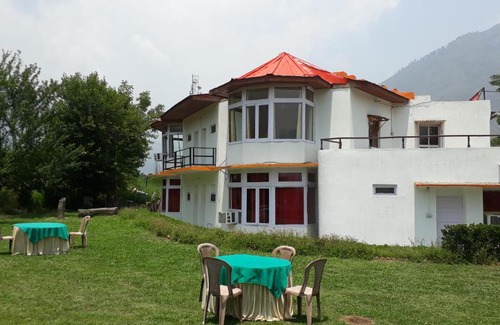 Bajaura Bed & Breakfast | The Tara Villa