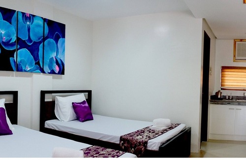 Bacolor Hotel | The Tavern Hotel