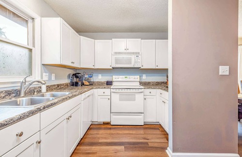 Terry Sanford Apartment | The Terry Sanford Guest House Apt C