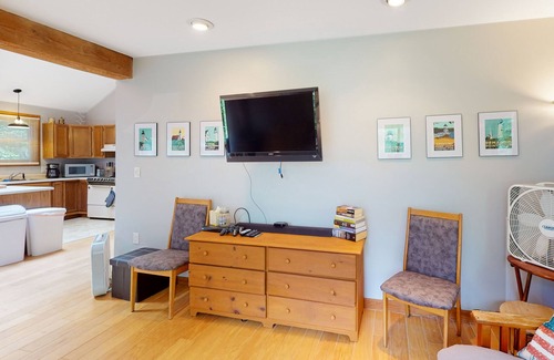 Weeks Mills House | The Three Cornered Pond Retreat | House in Augusta with kayaks & dock access